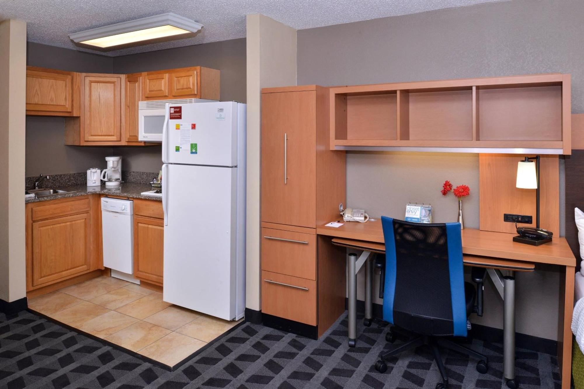 Towneplace Suites Detroit Warren Extérieur photo