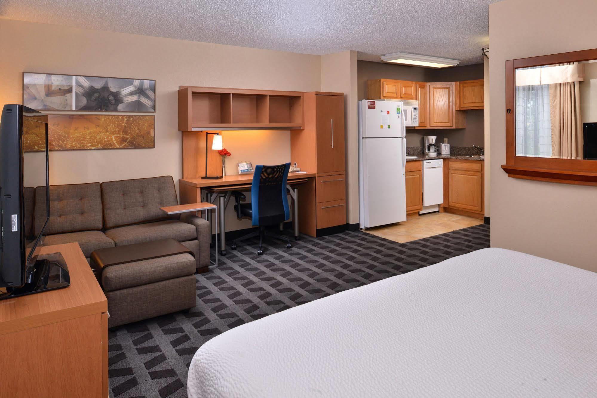 Towneplace Suites Detroit Warren Extérieur photo