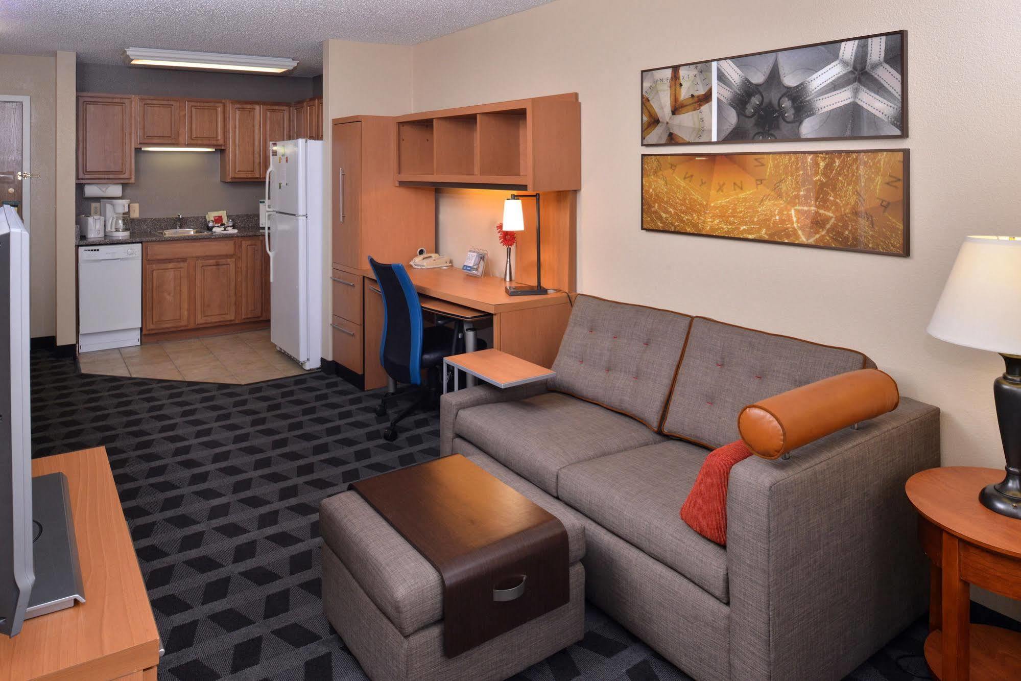 Towneplace Suites Detroit Warren Extérieur photo