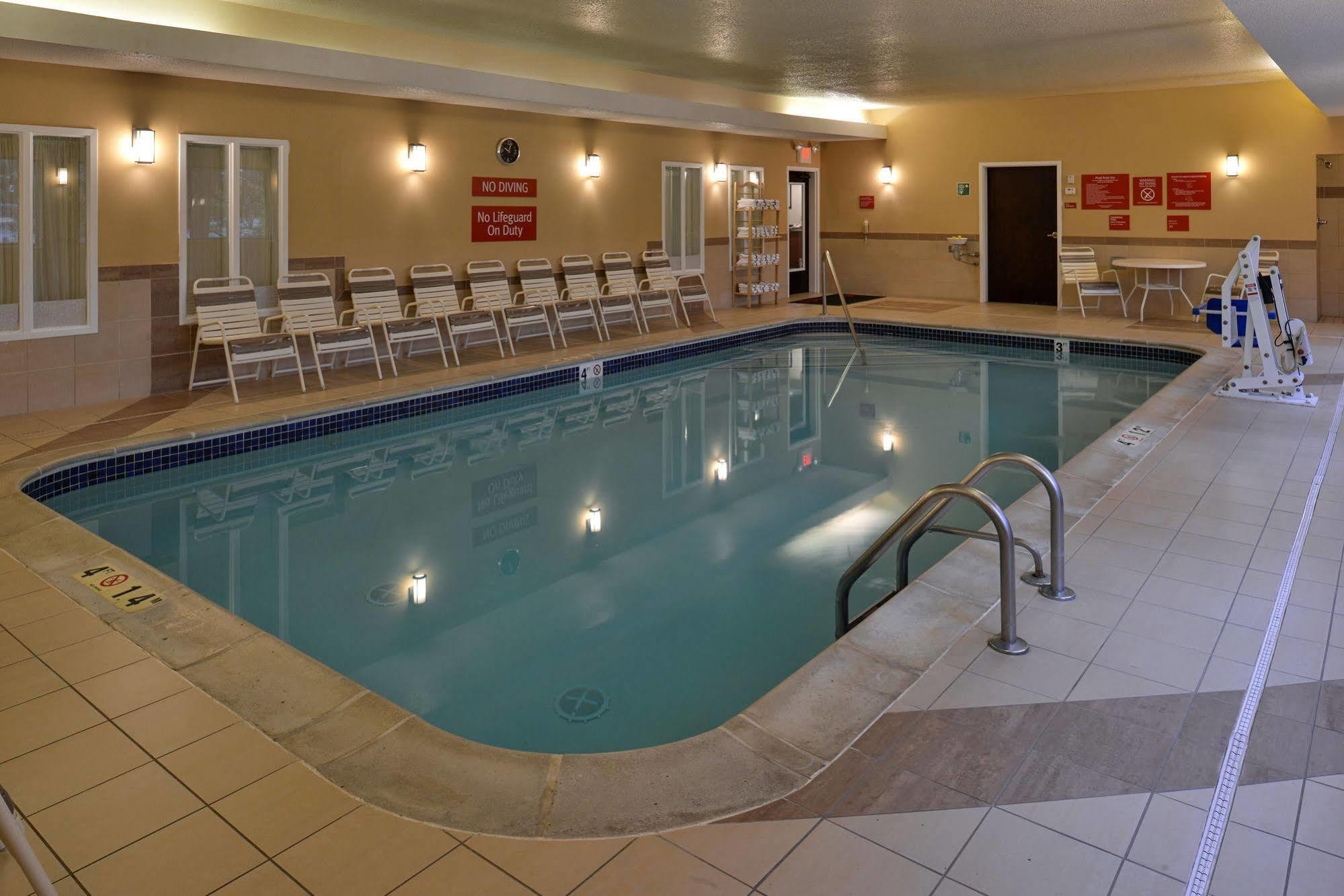 Towneplace Suites Detroit Warren Extérieur photo